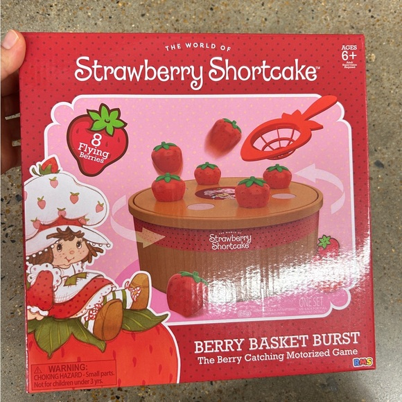 NWT Strawberry Shortcake Berry Basket Burst the berry catching motorized game - Picture 1 of 2